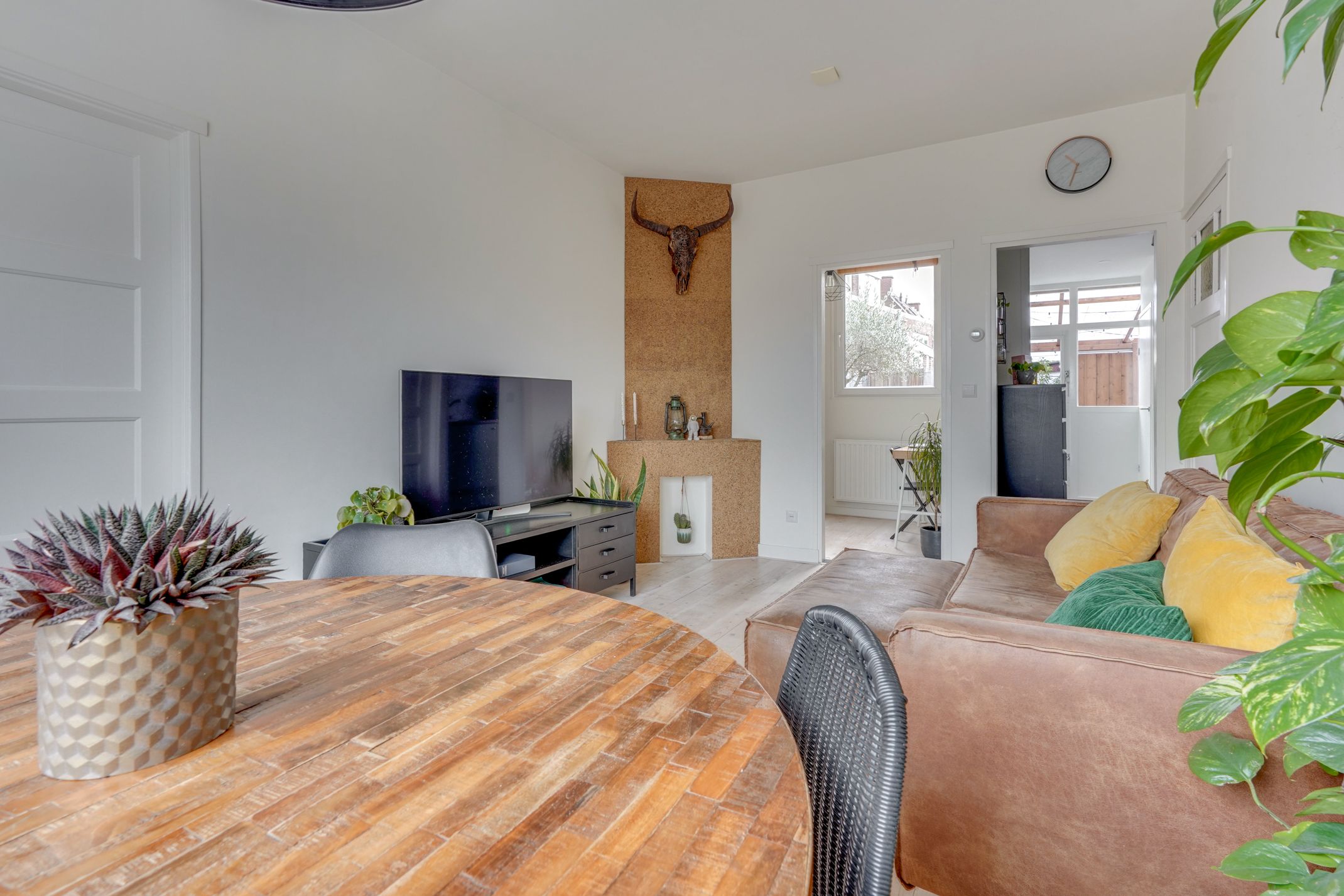 Foto 6 van Pijnboomstraat 7