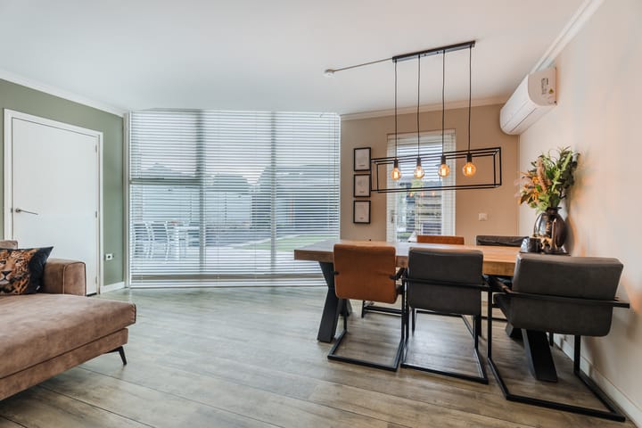 Photo 2 of Kattedoorn 105