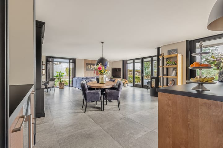 Photo 5 of Luttik Cie 37