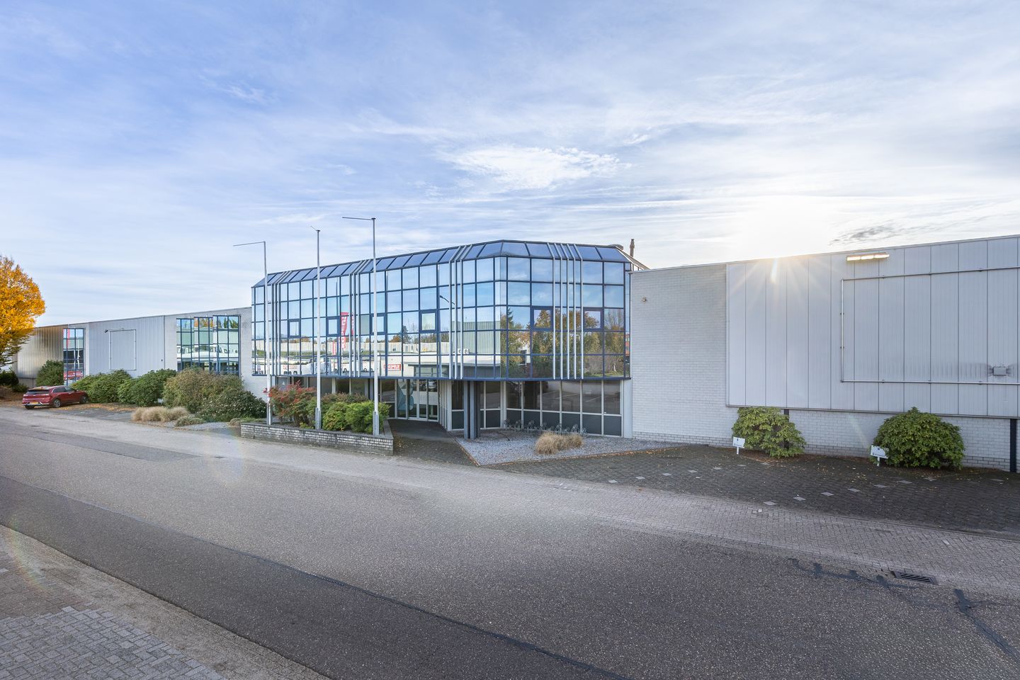 View photo 2 of De Run 4225