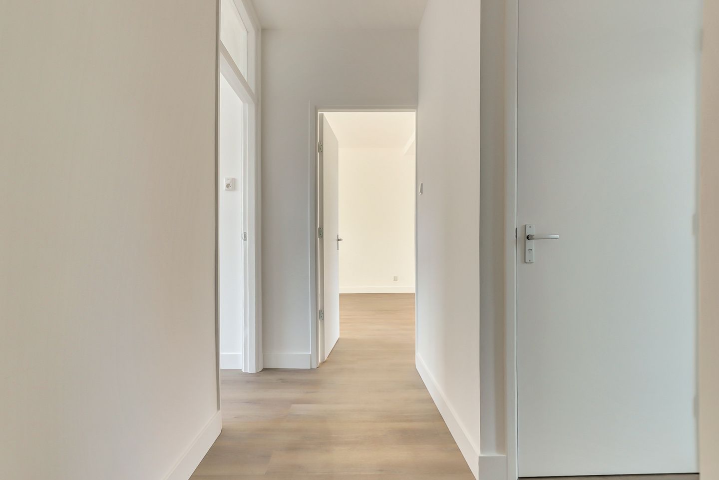 Photo 14 of Heelsumstraat 155