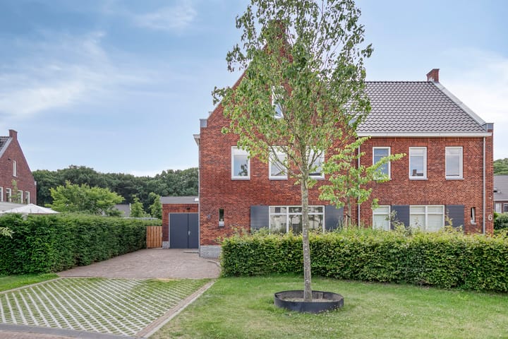 Photo 2 of Hoevelaan 8