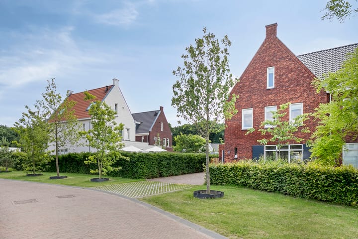 Photo 3 of Hoevelaan 8