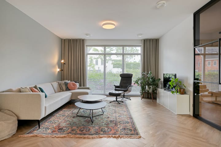 Photo 9 of Hoevelaan 8