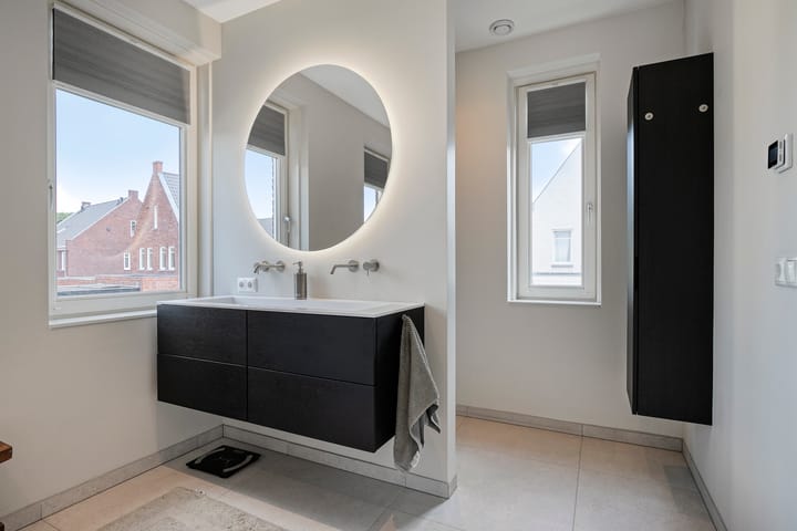 Photo 30 of Hoevelaan 8