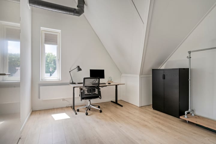 Photo 35 of Hoevelaan 8