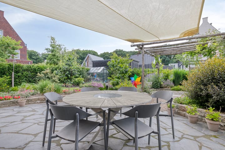 Photo 37 of Hoevelaan 8