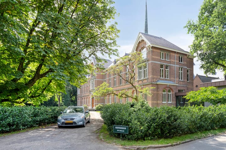 Photo 43 of Hoevelaan 8