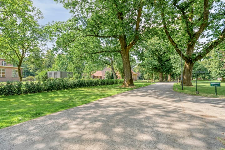 Photo 44 of Hoevelaan 8
