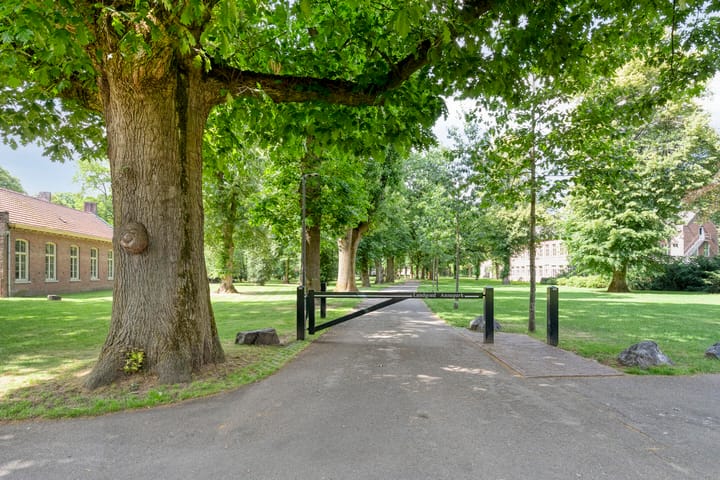 Photo 45 of Hoevelaan 8