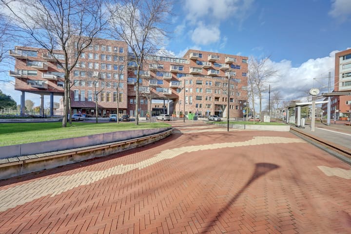 Foto 1 van Middeldijkerplein 40