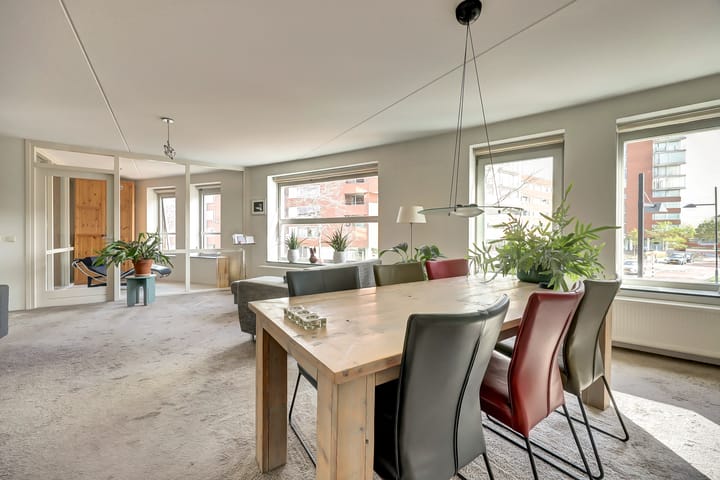 Foto 3 van Middeldijkerplein 40