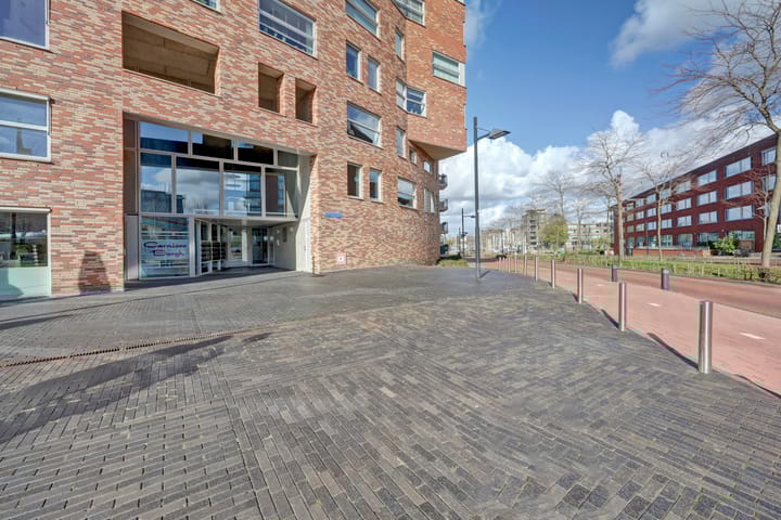 Foto 4 van Middeldijkerplein 40