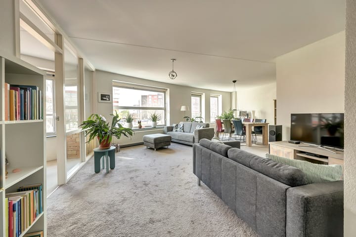 Foto 8 van Middeldijkerplein 40