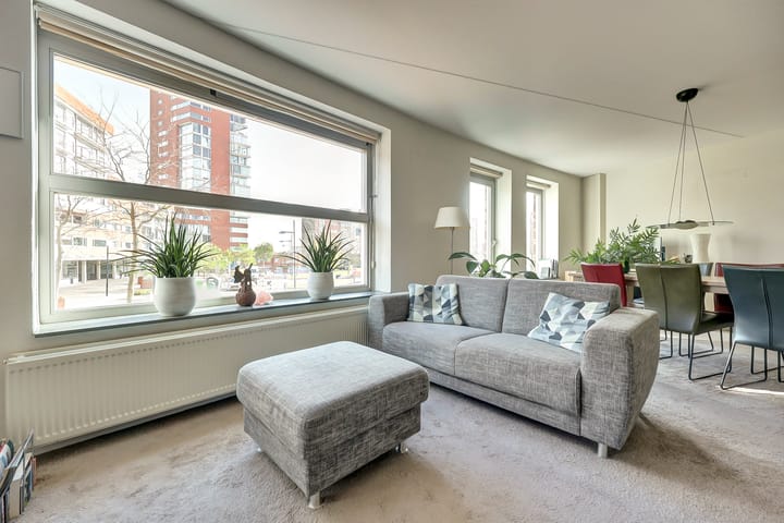 Foto 9 van Middeldijkerplein 40