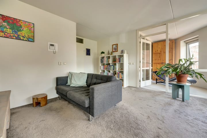 Foto 10 van Middeldijkerplein 40