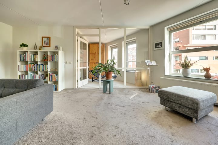 Foto 11 van Middeldijkerplein 40