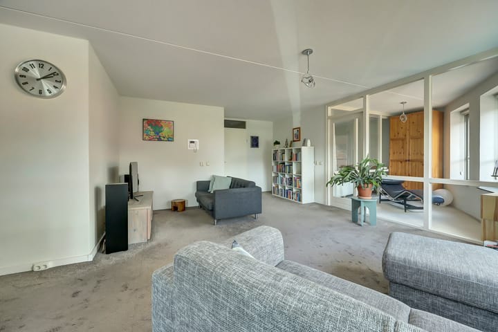 Foto 12 van Middeldijkerplein 40