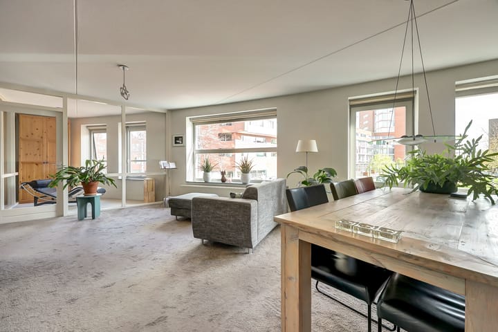 Foto 15 van Middeldijkerplein 40