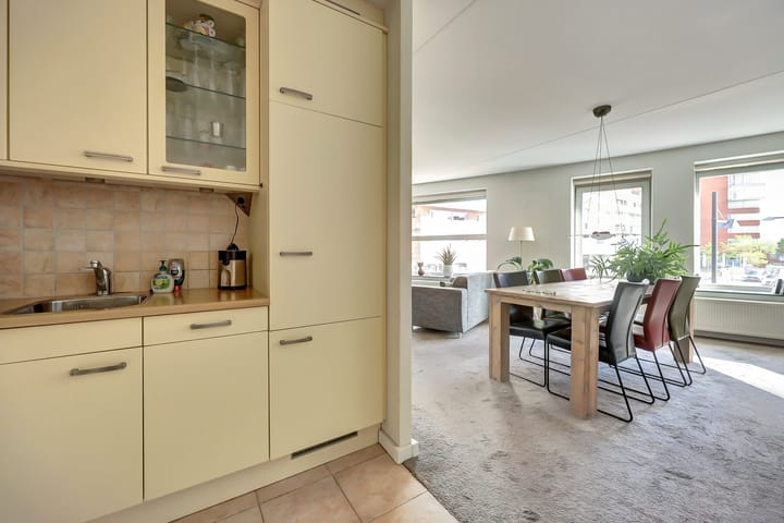 Foto 16 van Middeldijkerplein 40