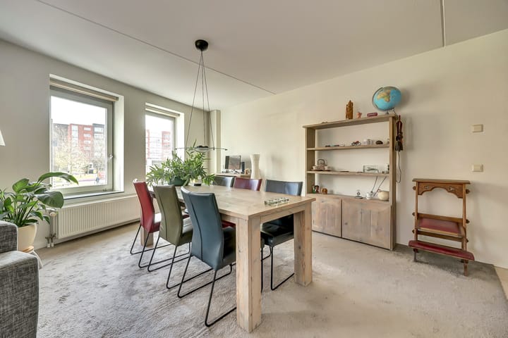 Foto 21 van Middeldijkerplein 40