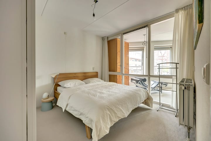 Foto 24 van Middeldijkerplein 40