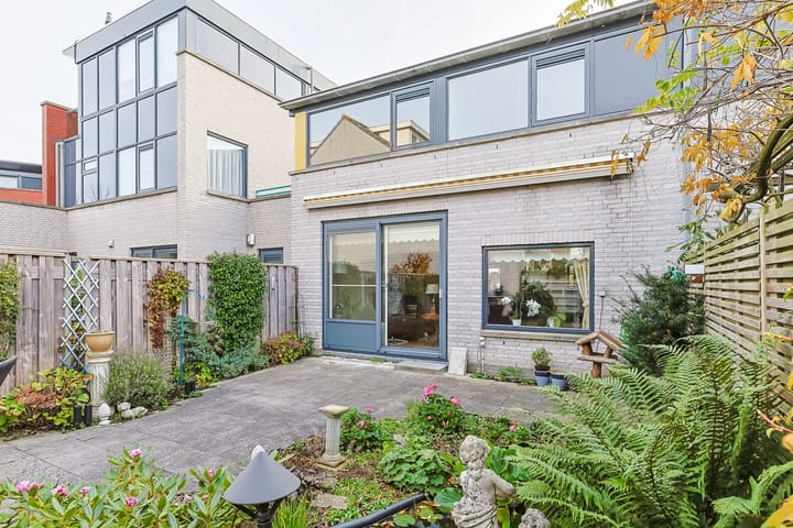 Photo 2 of Hoefsmid 17