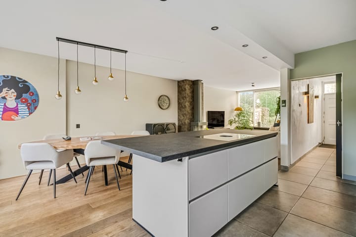 Photo 12 of Diepenbrocklaan 5