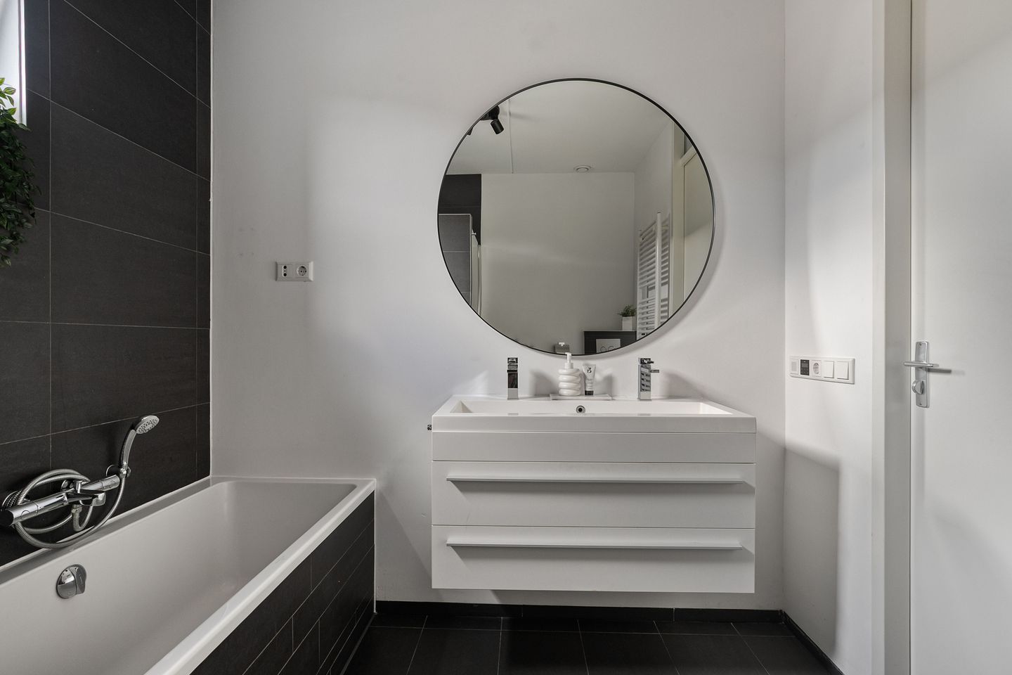 Foto 29 van Straat van Corsica 117