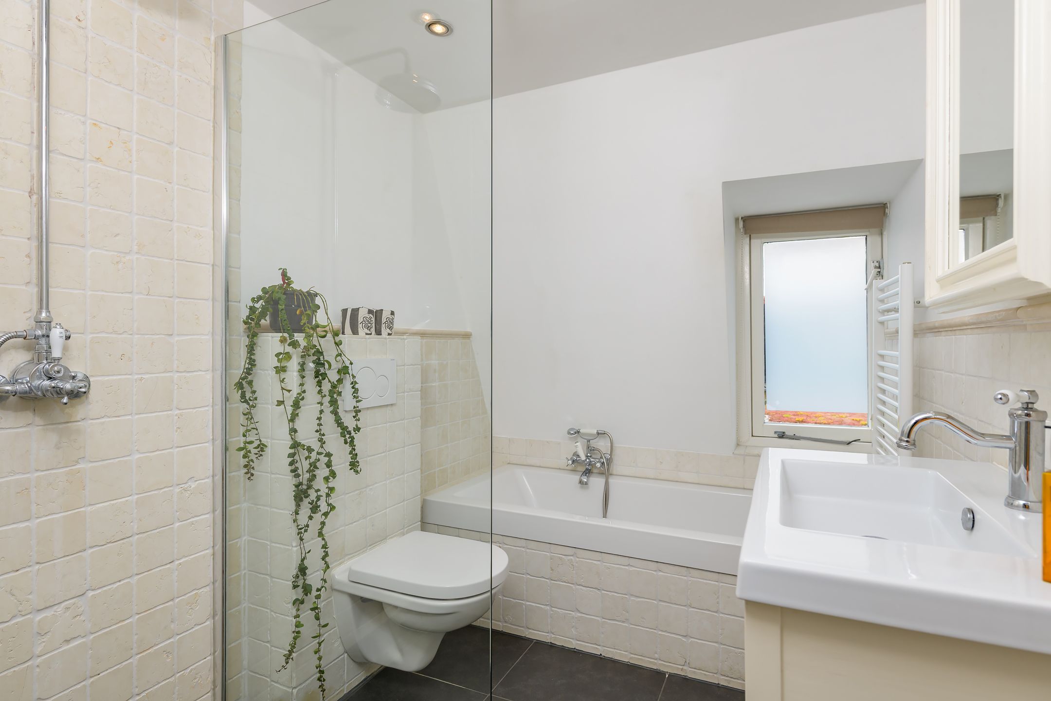 Photo 12 of Van Campenstraat 33