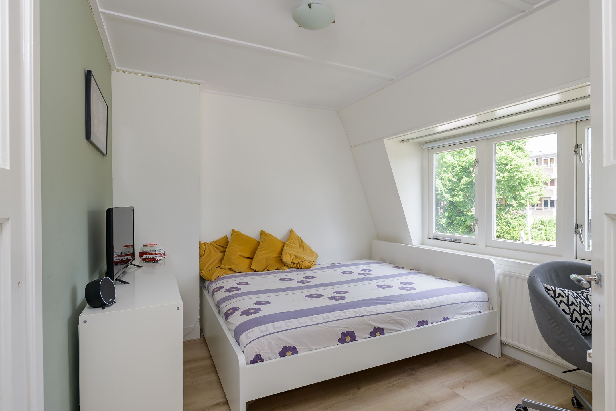 Photo 18 of Van Campenstraat 33