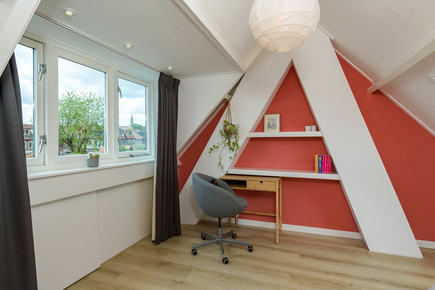 Photo 19 of Van Campenstraat 33