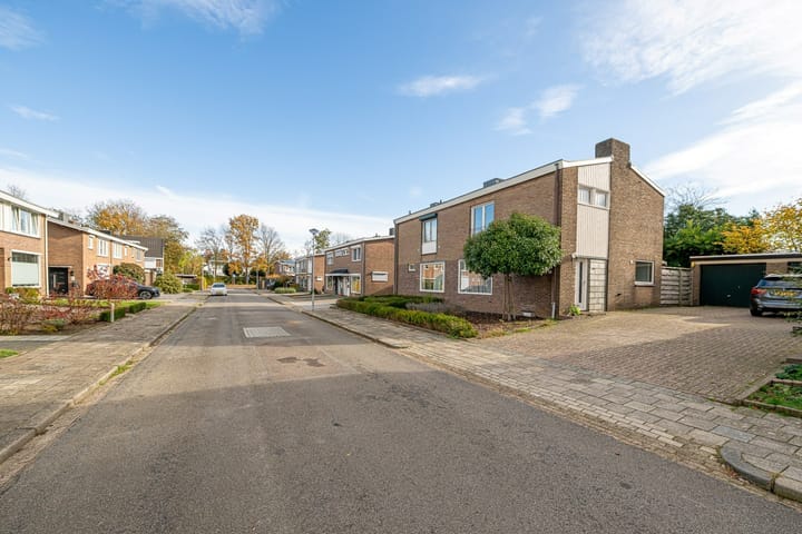 Foto 2 van Mirbachstraat 10