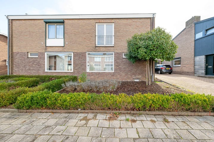 Foto 3 van Mirbachstraat 10