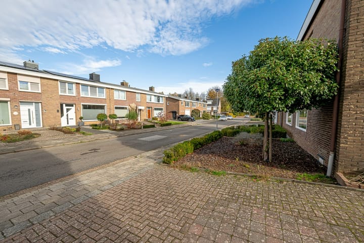 Foto 4 van Mirbachstraat 10