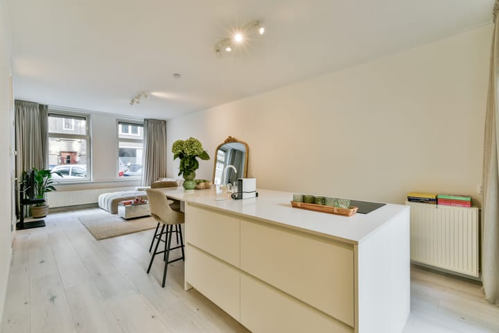 Foto 2 van Cornelis Trooststraat 59-H