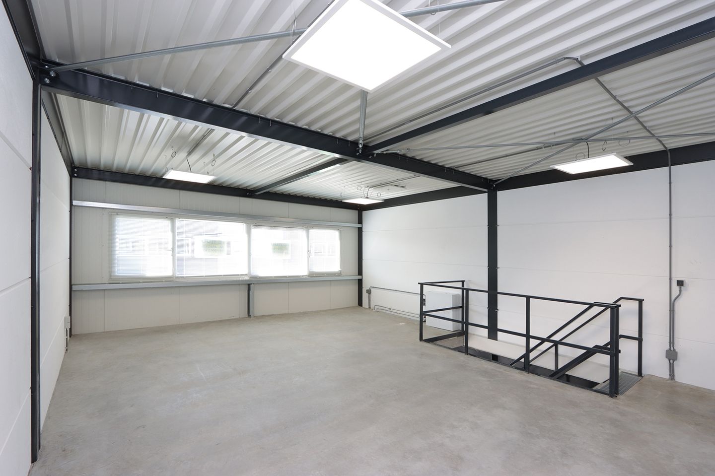 Bekijk foto 3 van Markerkant 10 9-B