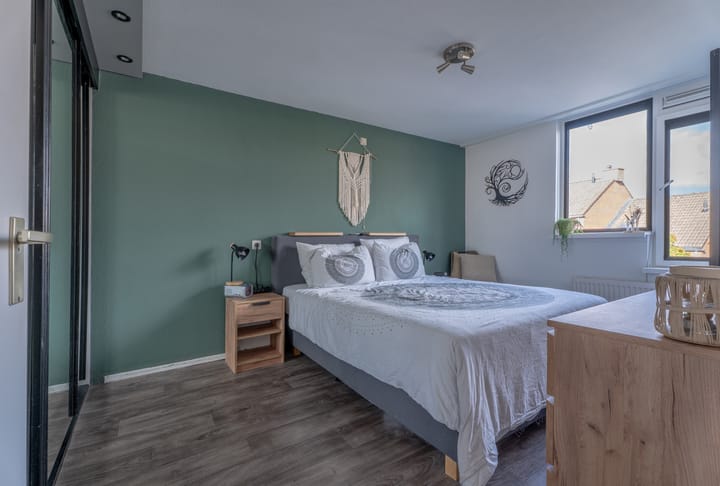 Photo 38 of Spiering 8