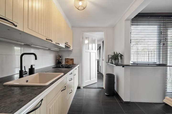 Photo 13 of Lombokstraat 9