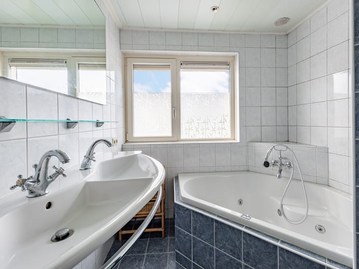 Foto 16 van van Dorthstraat 22