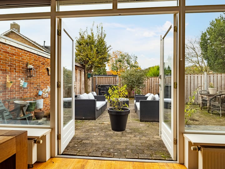 Foto 25 van van Dorthstraat 22