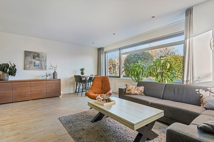 Foto 2 van Zonnedauw 8