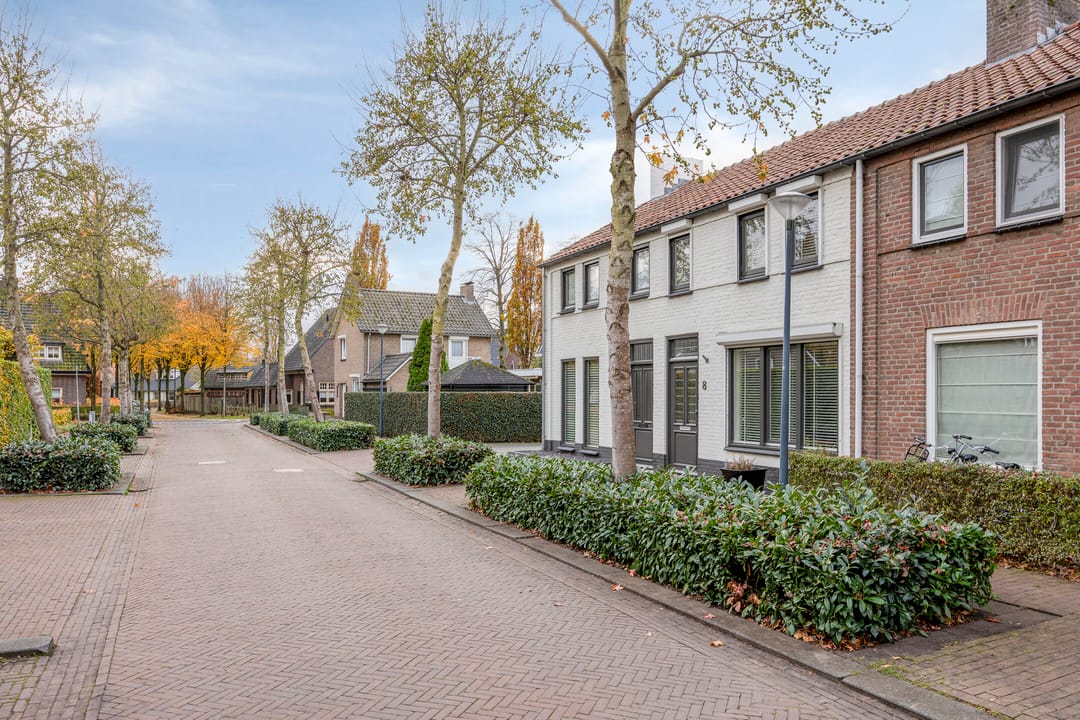 Foto 8 van Van Loëstraat 8