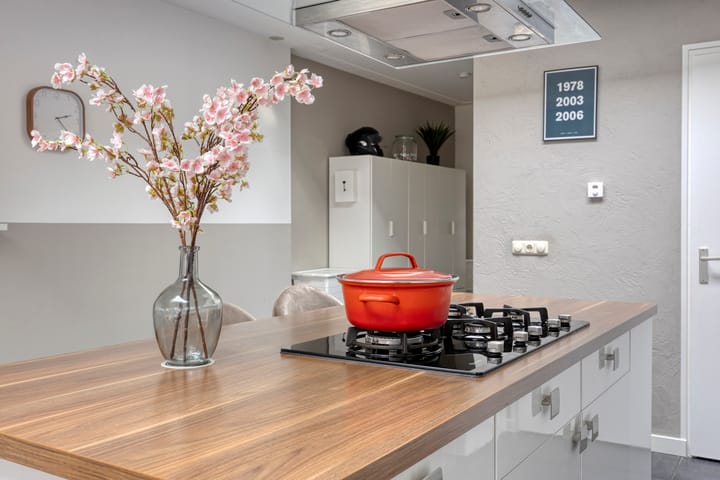 Photo 18 of Van Loëstraat 8