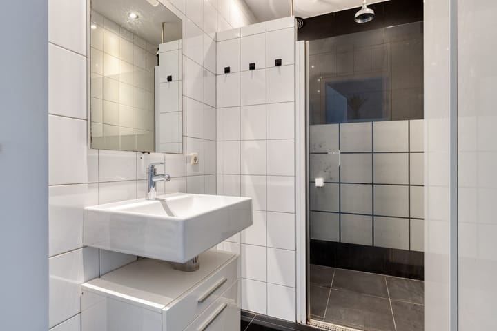 Photo 31 of Van Loëstraat 8