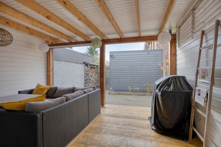 Photo 33 of Van Loëstraat 8