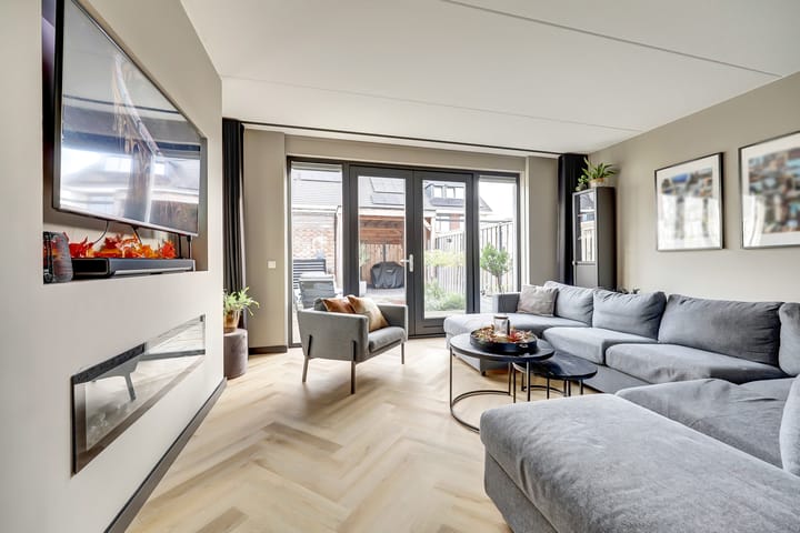 Photo 8 of De Ontmoeting 6