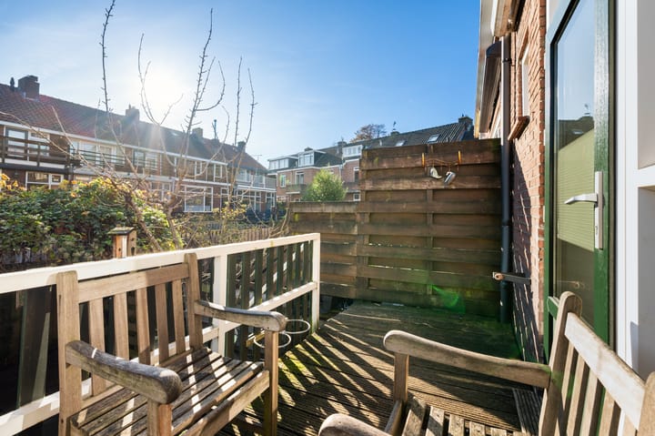 Photo 15 of Floresstraat 96