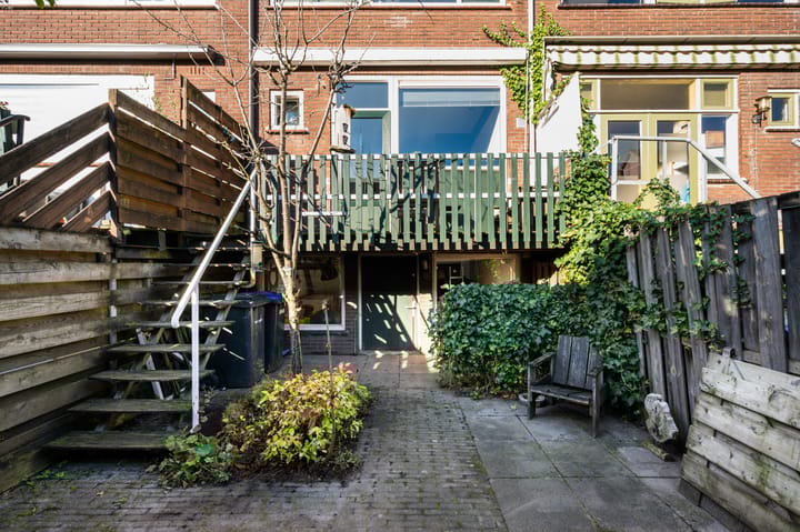 Photo 18 of Floresstraat 96