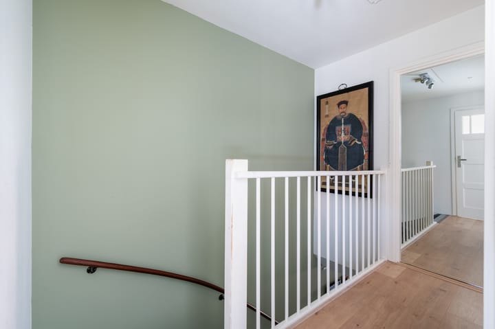 Photo 21 of Floresstraat 96